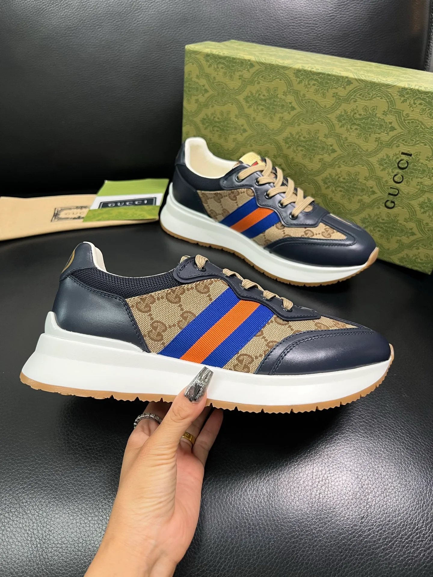 Men's shoes 💰800 Gucci top purchasing Gucci counter new model, original factory configuration of imported cowhide from Italy with printed cloth fabric, imported cowhide lining, breathable and comfortable, sole: original factory special sole is super comfortable, original factory and single goods are high quality, welcome to compare, code number 38-44 (customized 45 46) 85865